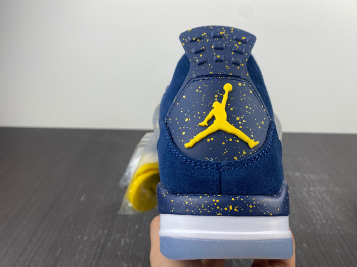 Air Jordan 4