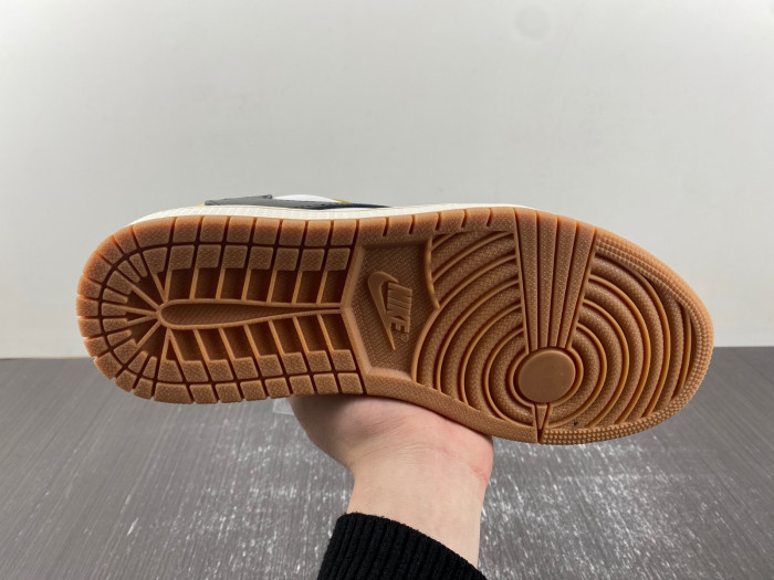 Travis Scott x Air Jordan 1