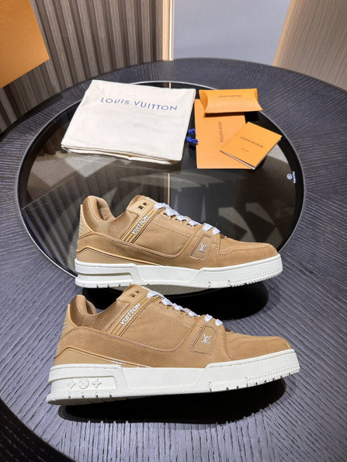 LV TRAINER SNEAKER LV-000565