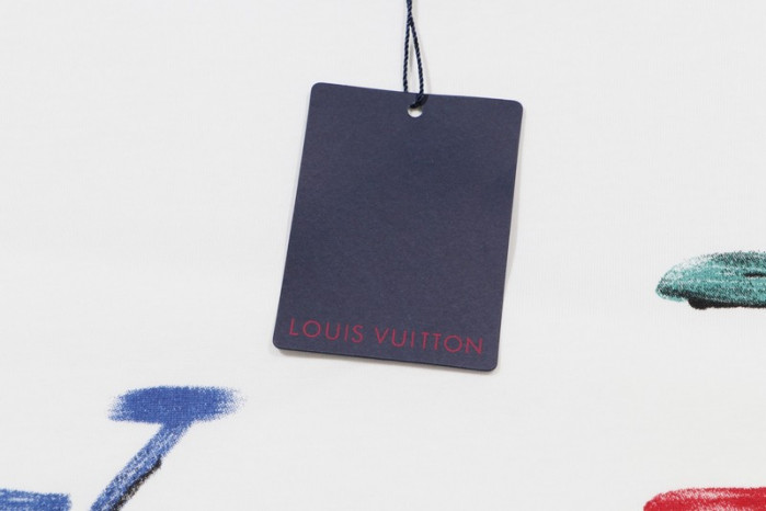 LV CLOTHES V00038