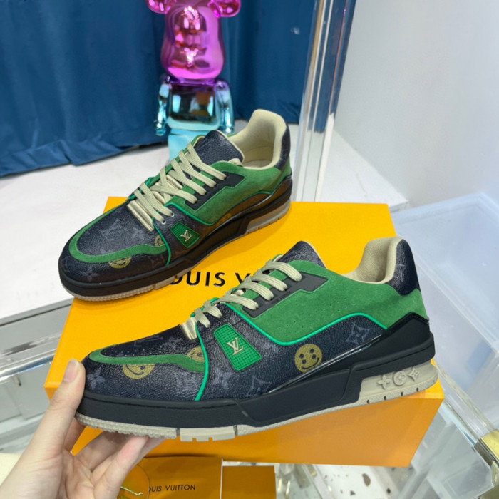LV SNEAKER LV-000349