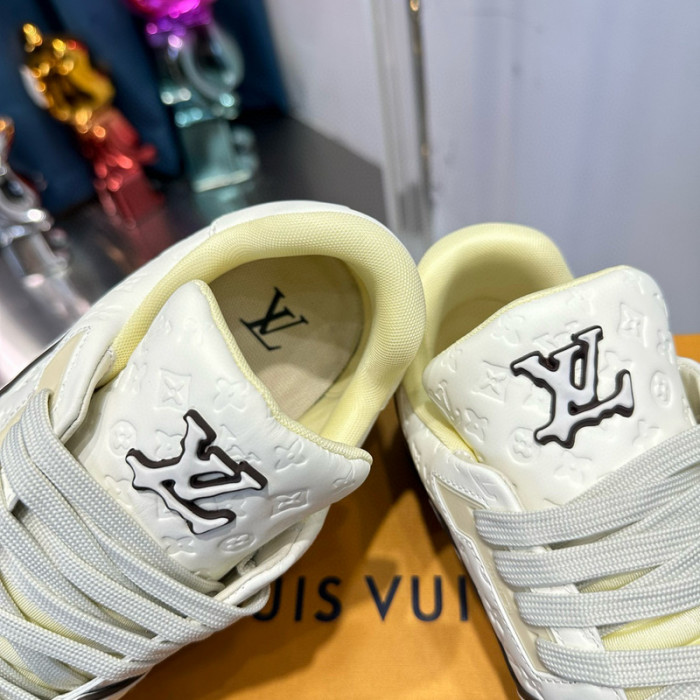 LV SNEAKER LV-000529