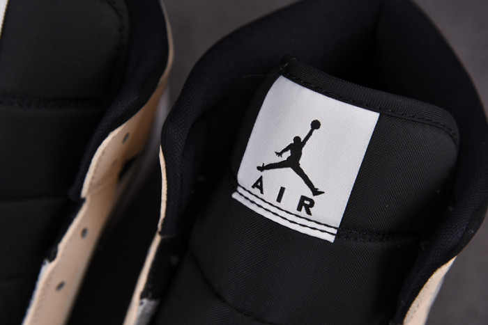 Air Jordan 1 Mid