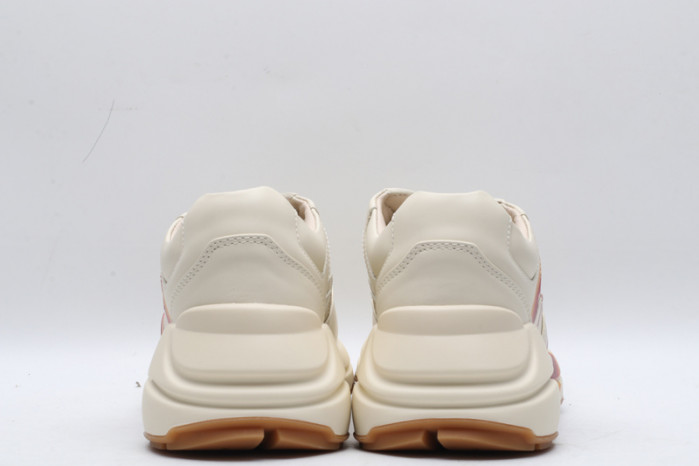 G*u*i* trainer sneaker111