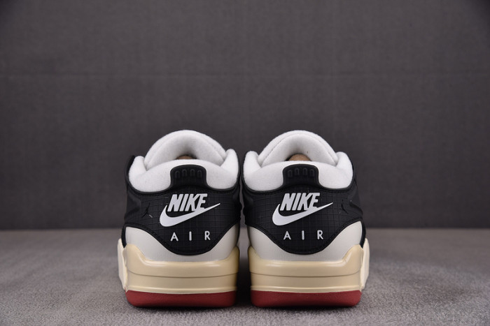 Air Jordan 4 RM