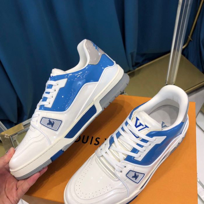 LV SNEAKER LV-000327