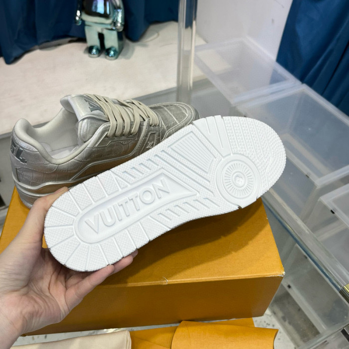 LV SNEAKER LV-000472