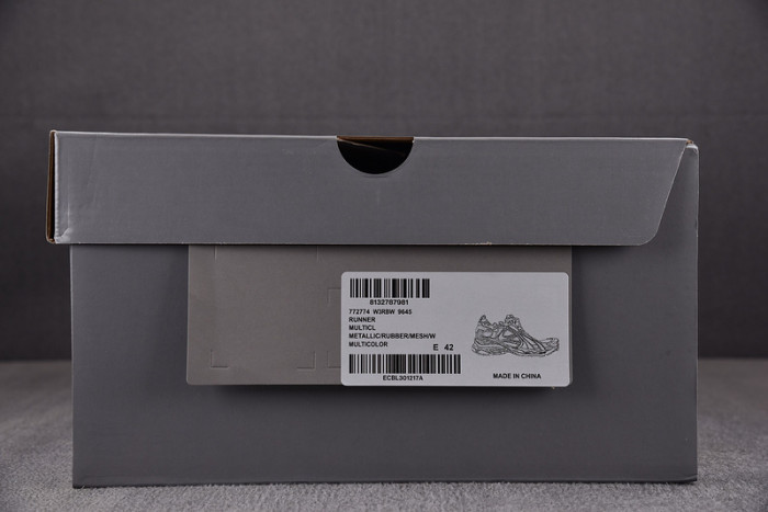 RUNNER SNEAKER RS052