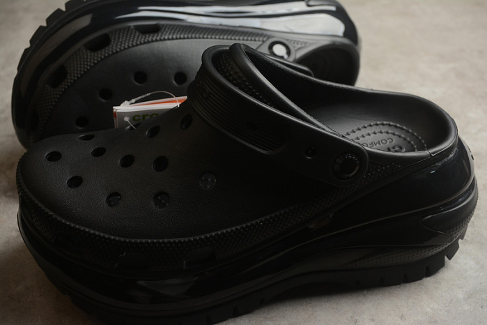 CROCS SCANDAL C00027