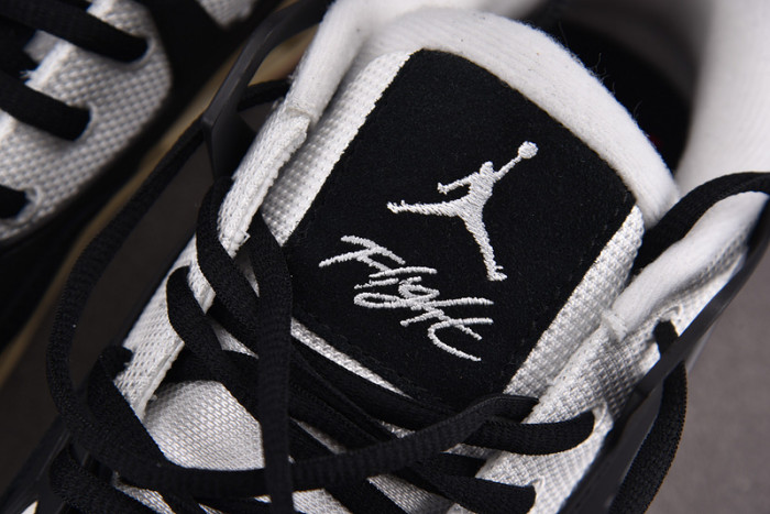 Air Jordan 4 RM