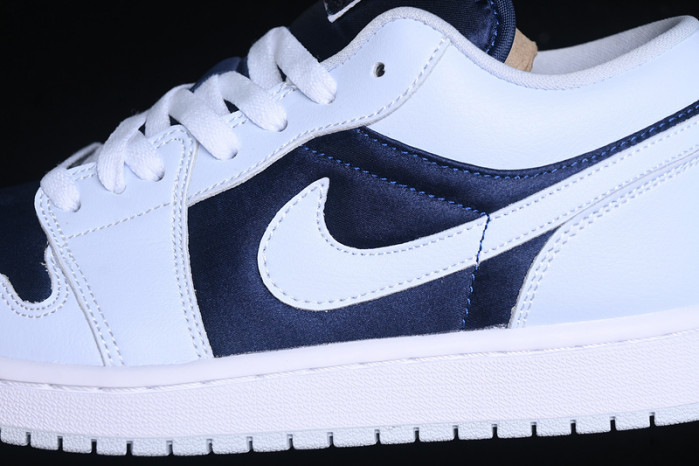 WMNS AIR JORDAN 1 LOW SE 