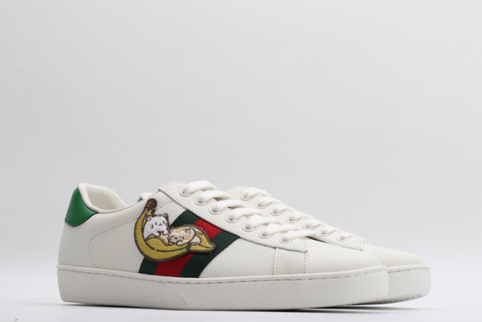 G*u*i* trainer sneaker60