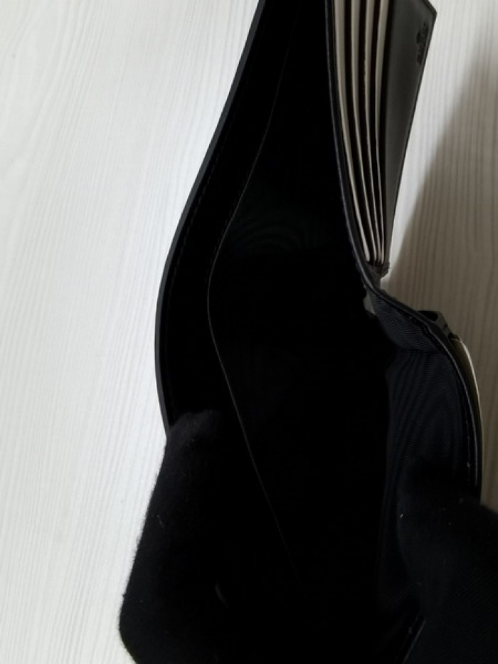 G*u*i snake black wallet